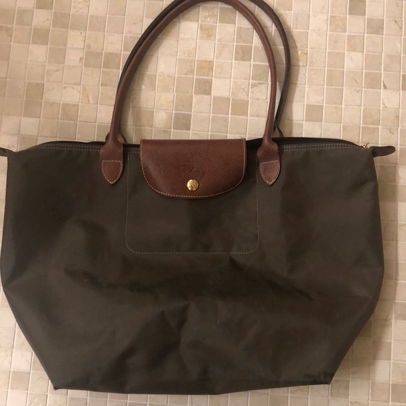 Longchamp Handbags - Longchamp large pliage nylon tote bag khaki brown